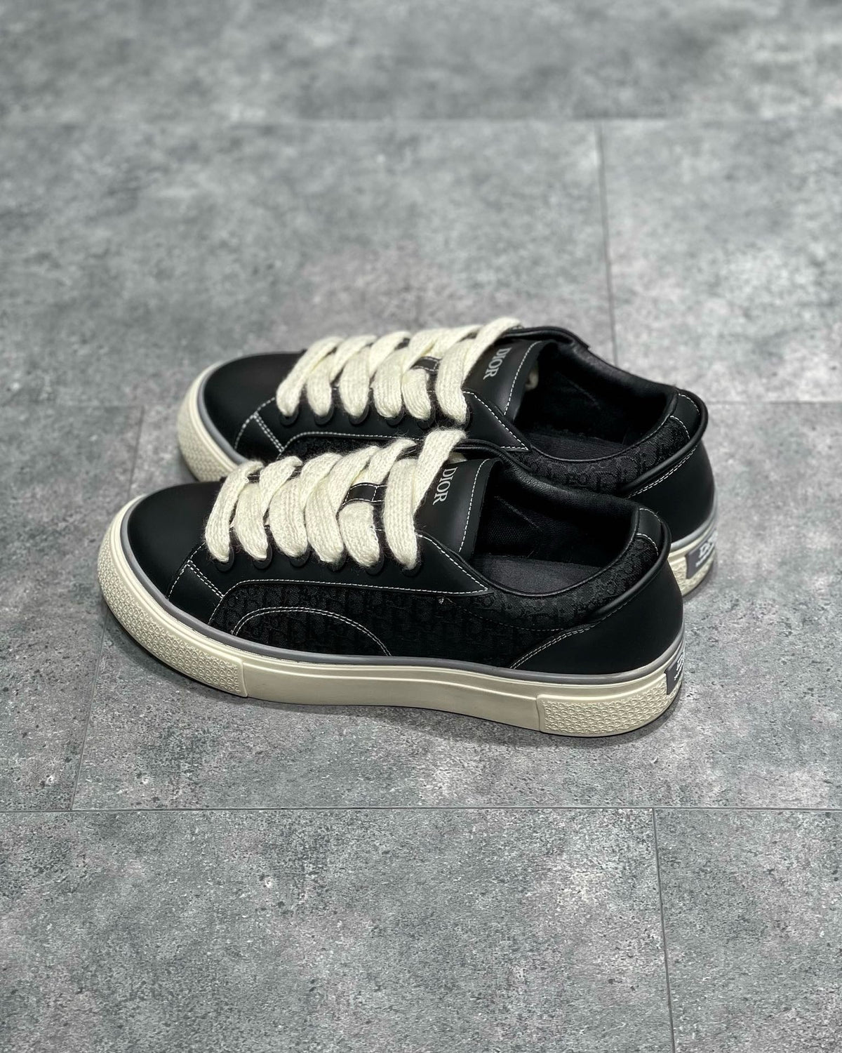 DIO Sneakers