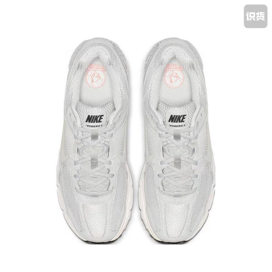 Nike Zoom Vomero 5 Grey and White Sneakers
