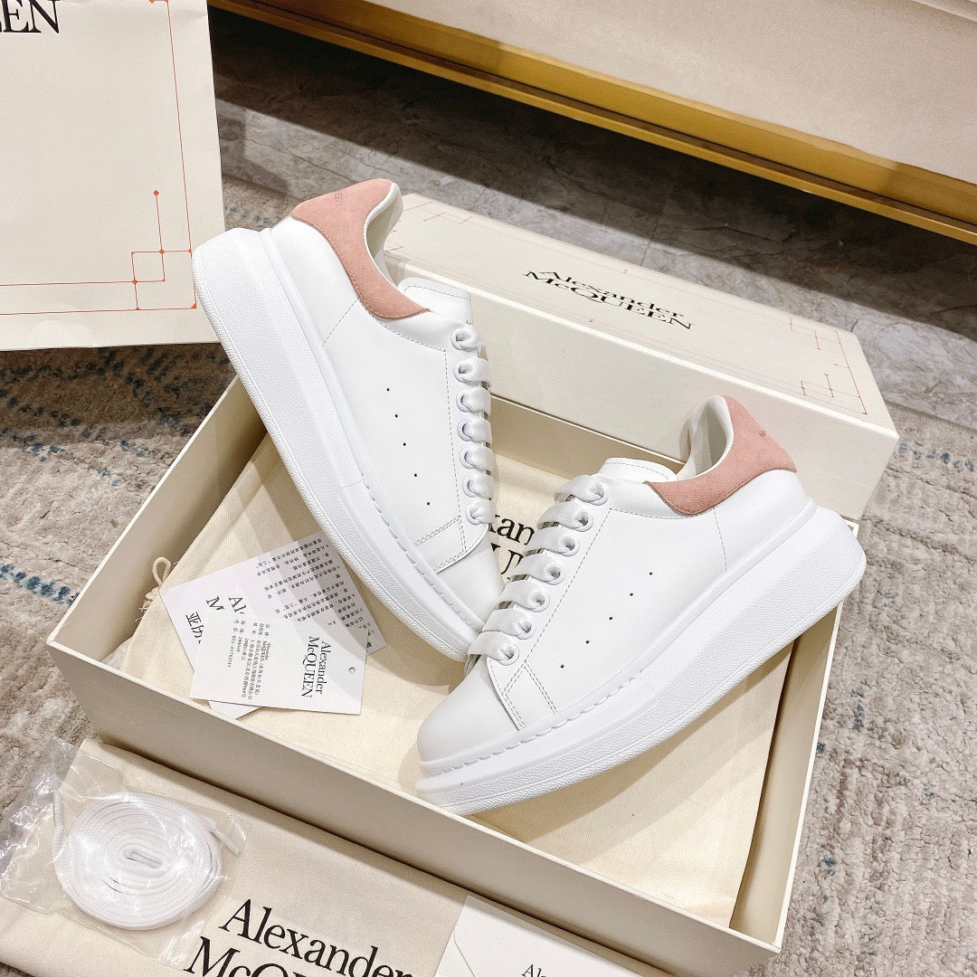Sneakers & Shoes