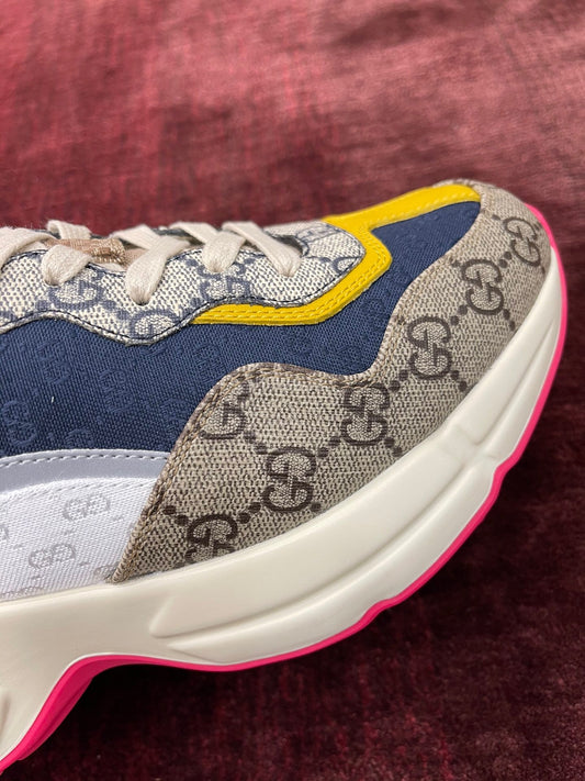 Sneakers & Shoes