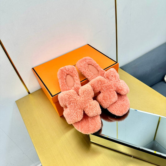 0RAN SHEARLING SANDALS SALMON PINK