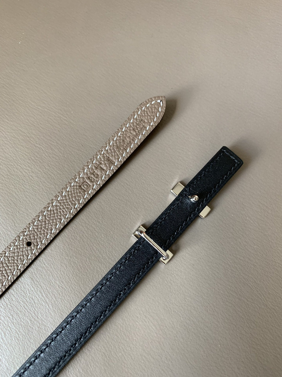 FOCUS BELT SILVER BUCKLE GREY AND BLACK REVERSIBLE LEATHER 1.3CM
