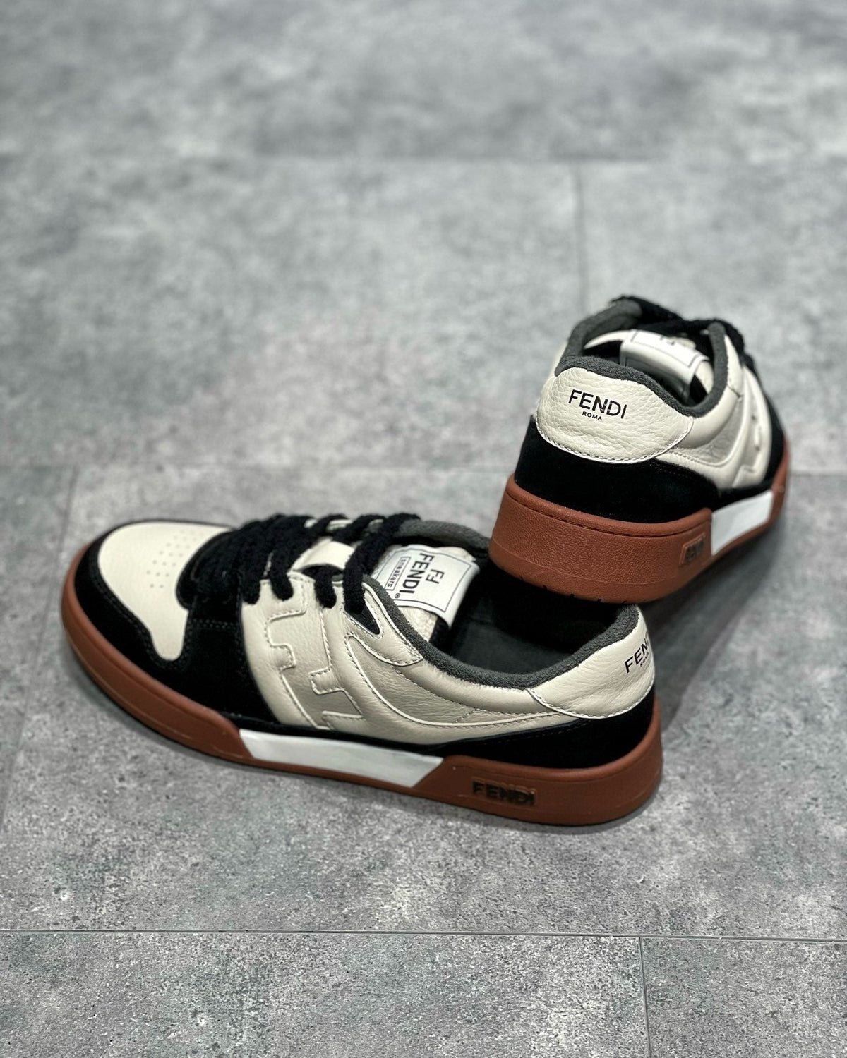 FEN Sneakers