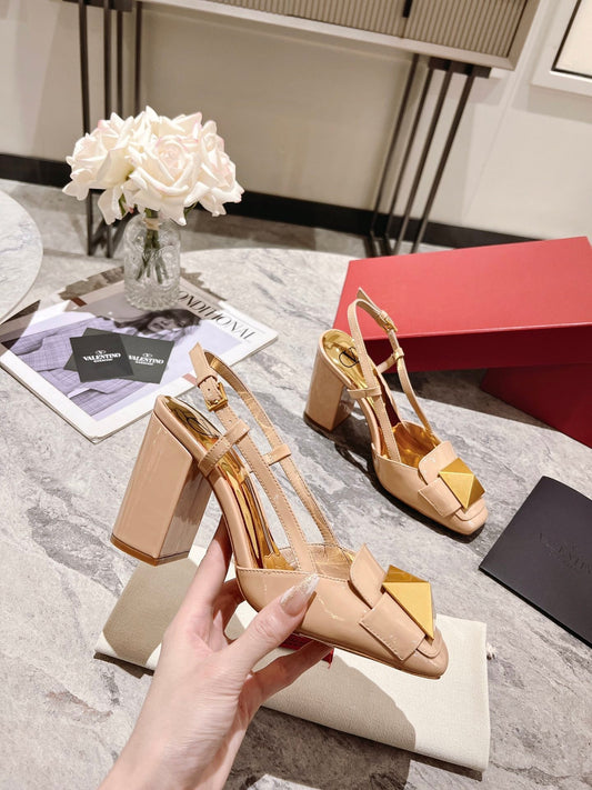 ONE STUD BEIGE TAN PATENT LEATHER LACE-UP HIGH HEELS 85 MM