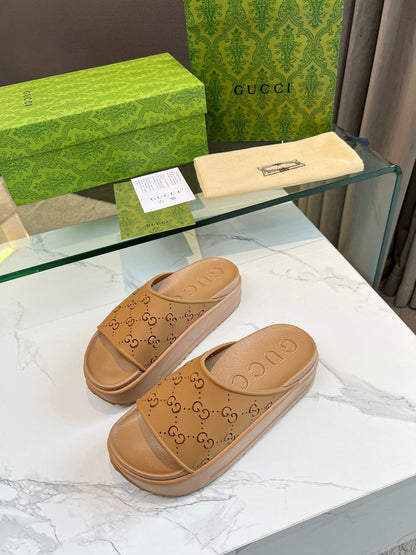 PLATFORM SANDALS IN CINNAMON BROWN MONOGRAM IMPORTED TPU