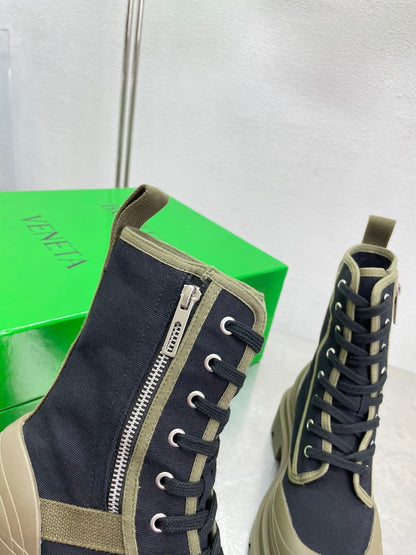 RIBBON BOMBER LACE-UP BOOTS IN BLACK MIX OLIVE GREEN CANVAS