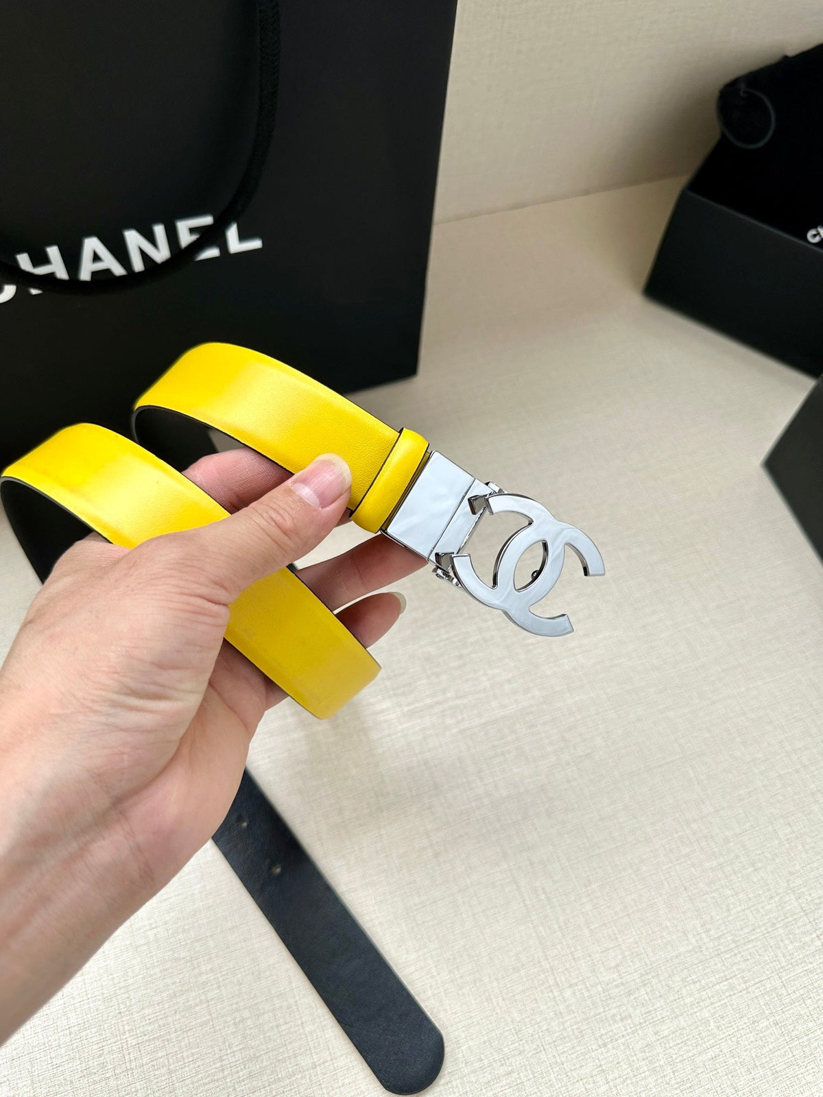 CC 30MM BELT IN BRIGHT YELLOW AND BLACK CALFSKIN WITH SILVER HARDWARE