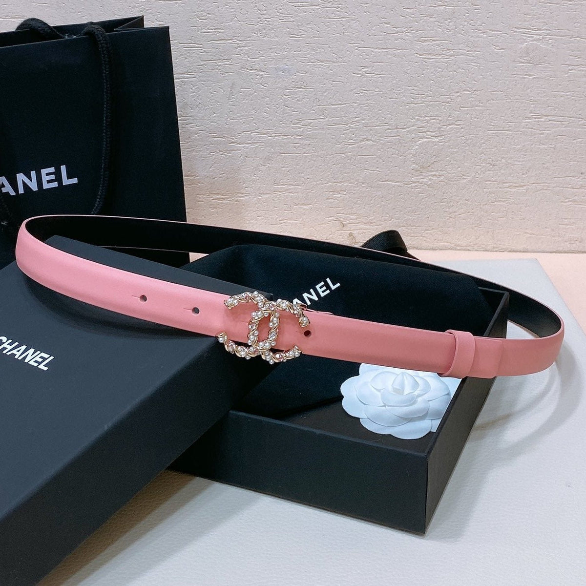 CC BELT 20MM IN SALMON PINK CALFSKIN GOLD HARDWARE ATTACH PEARLS
