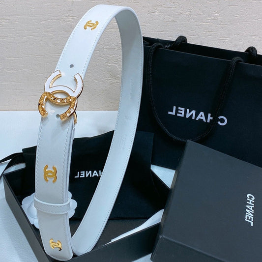 CC BELT 30MM IN WHITE SMOOTH CALFSKIN GOLD MIX WHITE HARDWARE