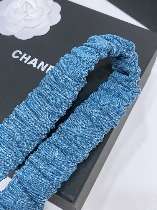 DOUBLE C ELASTIC BELT 30MM IN BLUE DENIM GOLD CRYSTAL BUCKLE