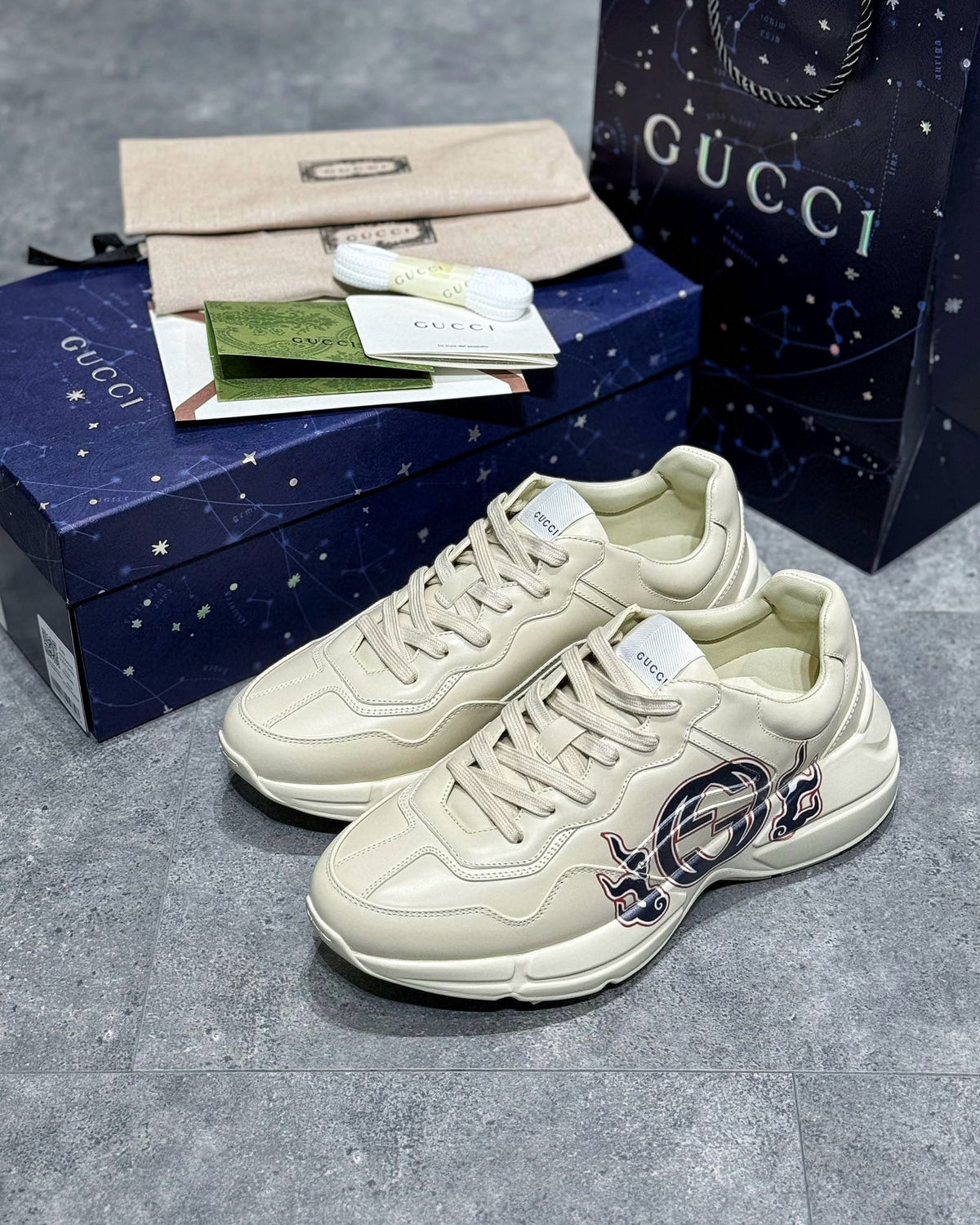 GUC Sneakers