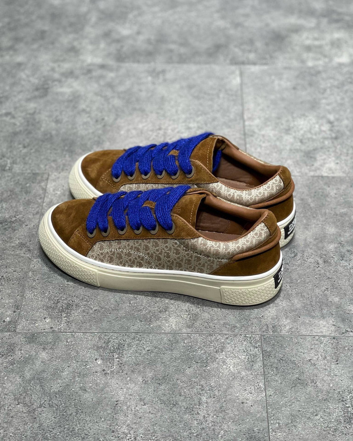 DIO Sneakers