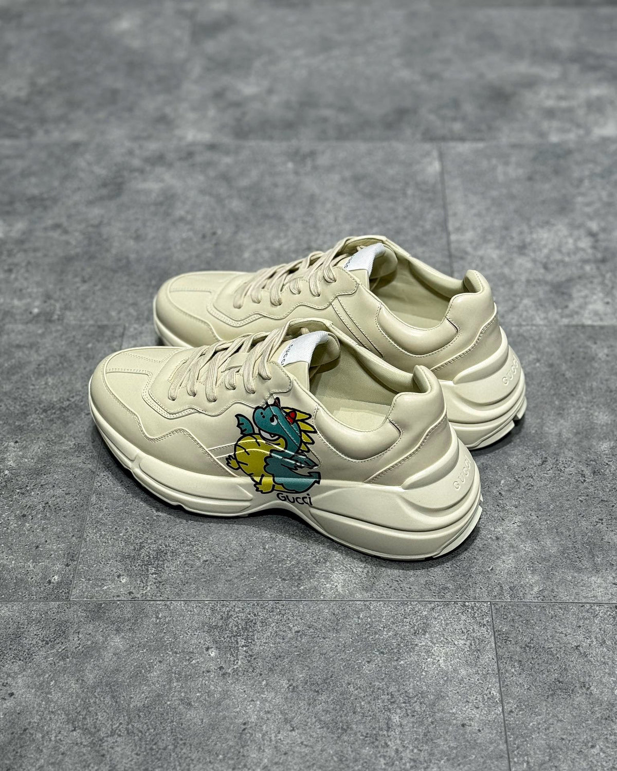 GUC Sneakers