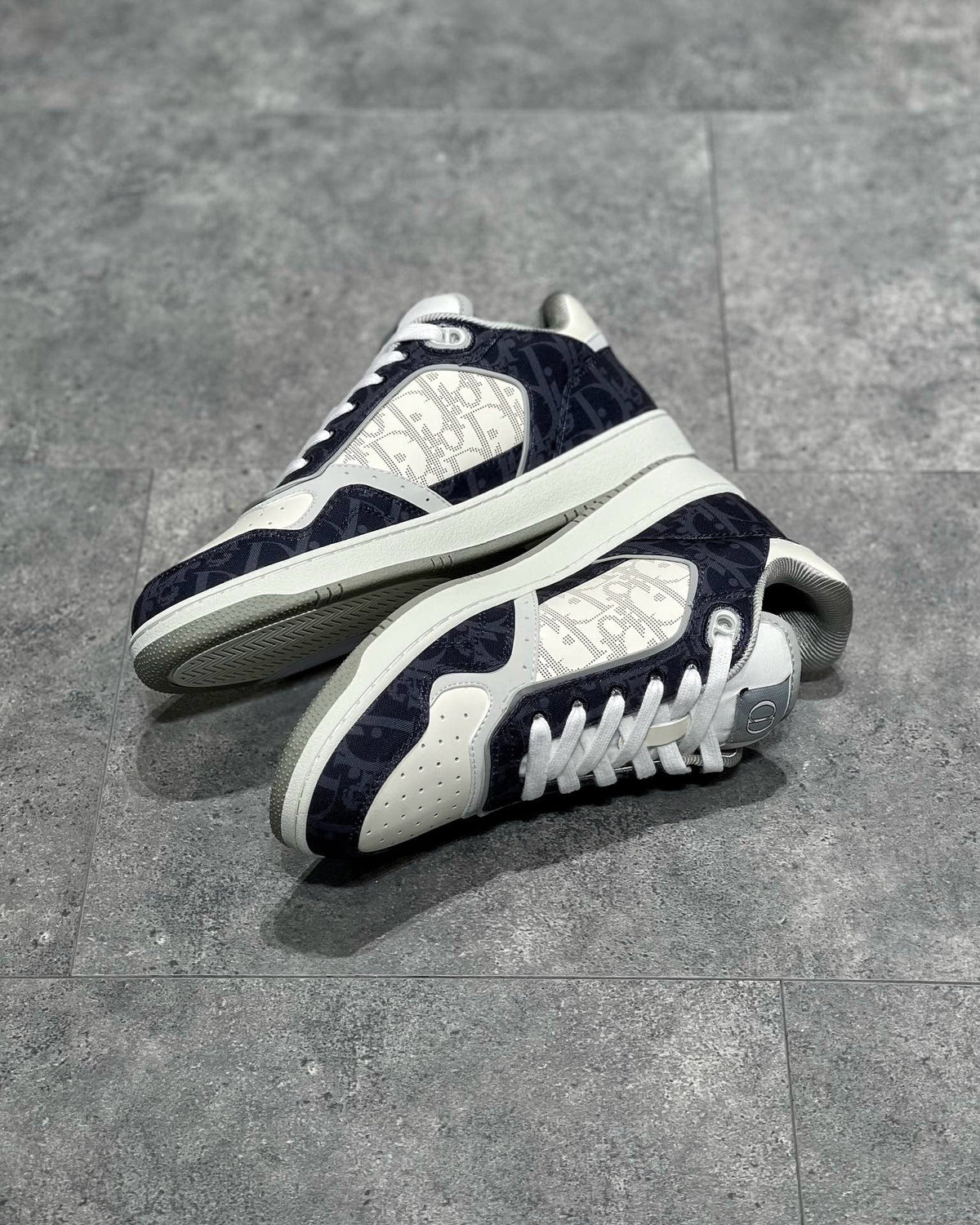 DIO Sneakers