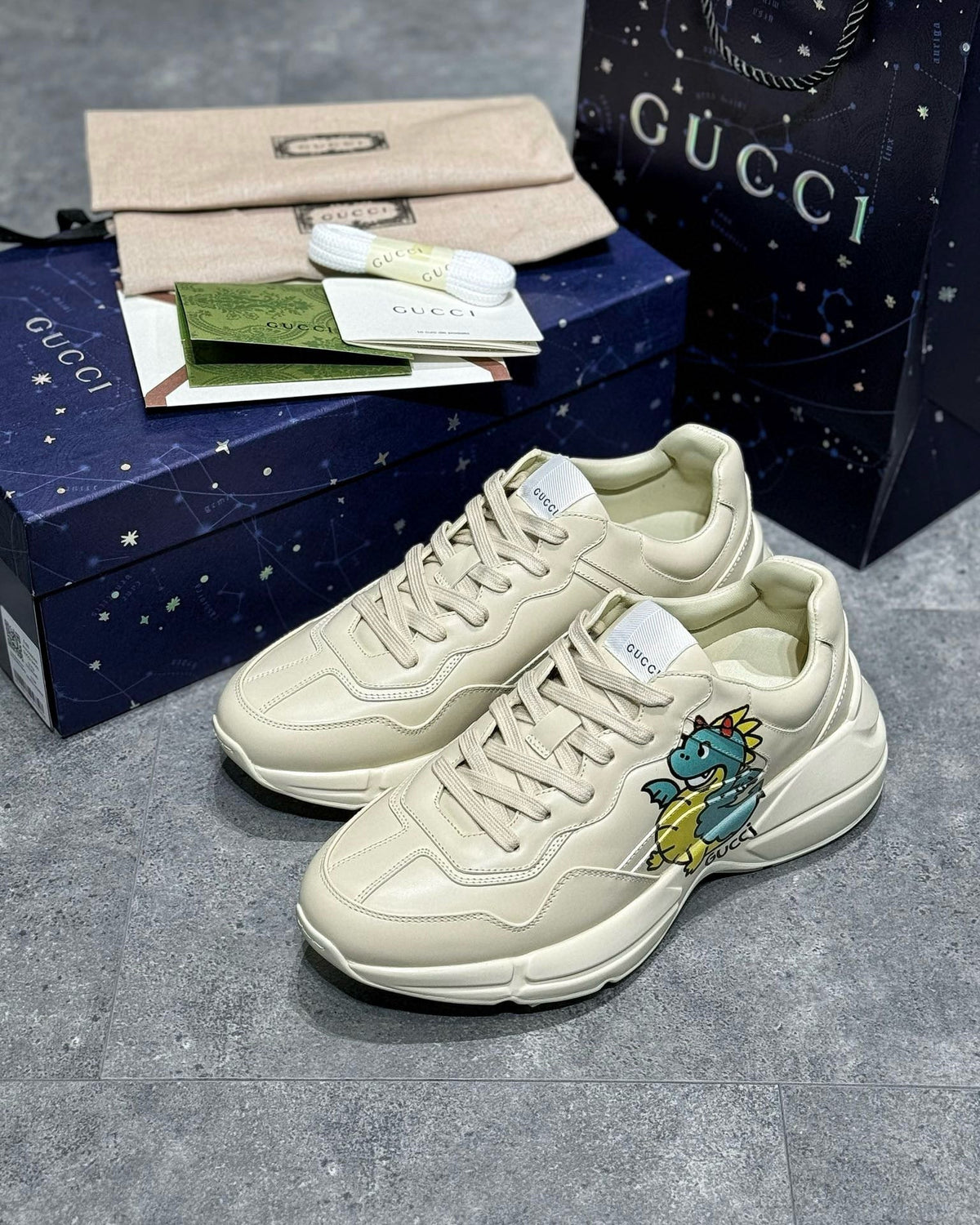 GUC Sneakers