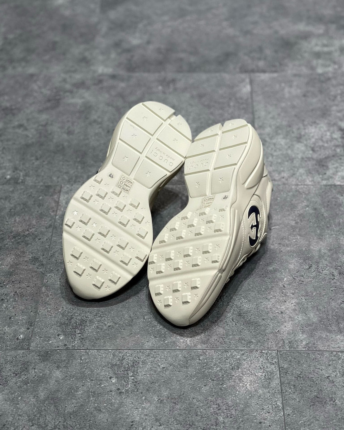 GUC Sneakers