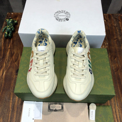 GUC Sneakers