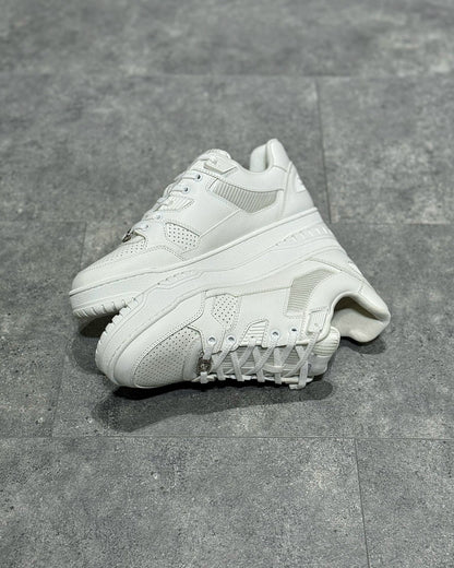 GUC Sneakers