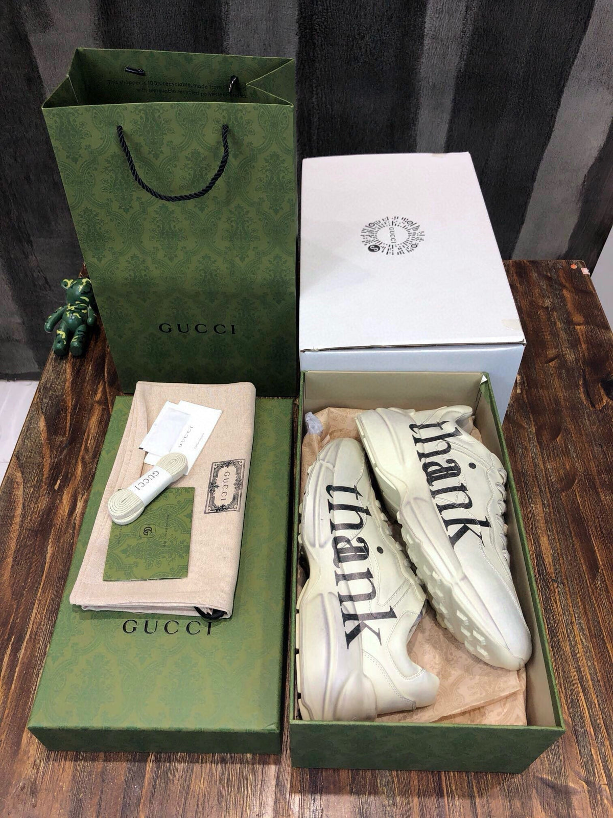 GUC Sneakers