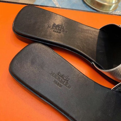 HERM View Sandals In Silver Epsom Leather