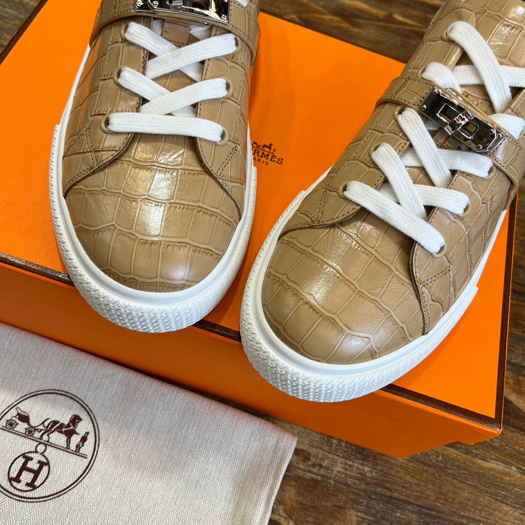 HERM Sneakers