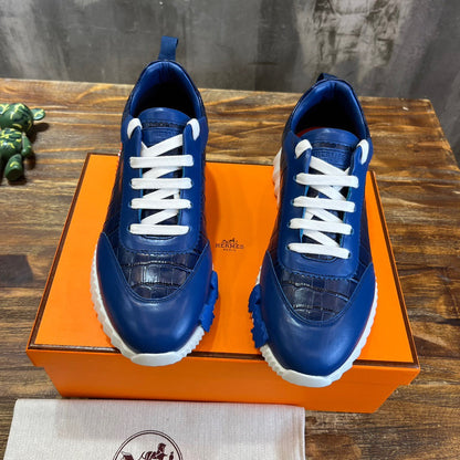 HERM Sneakers