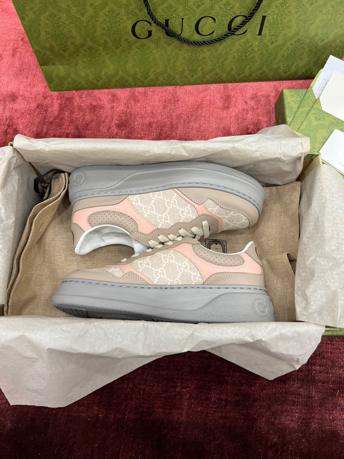 Sneakers & Shoes