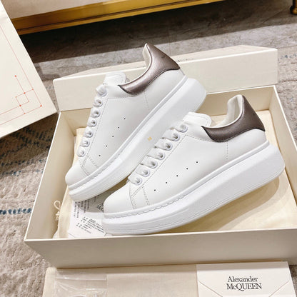 Sneakers & Shoes