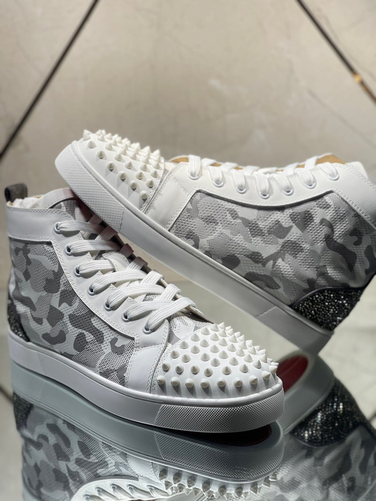 Sneakers & Shoes