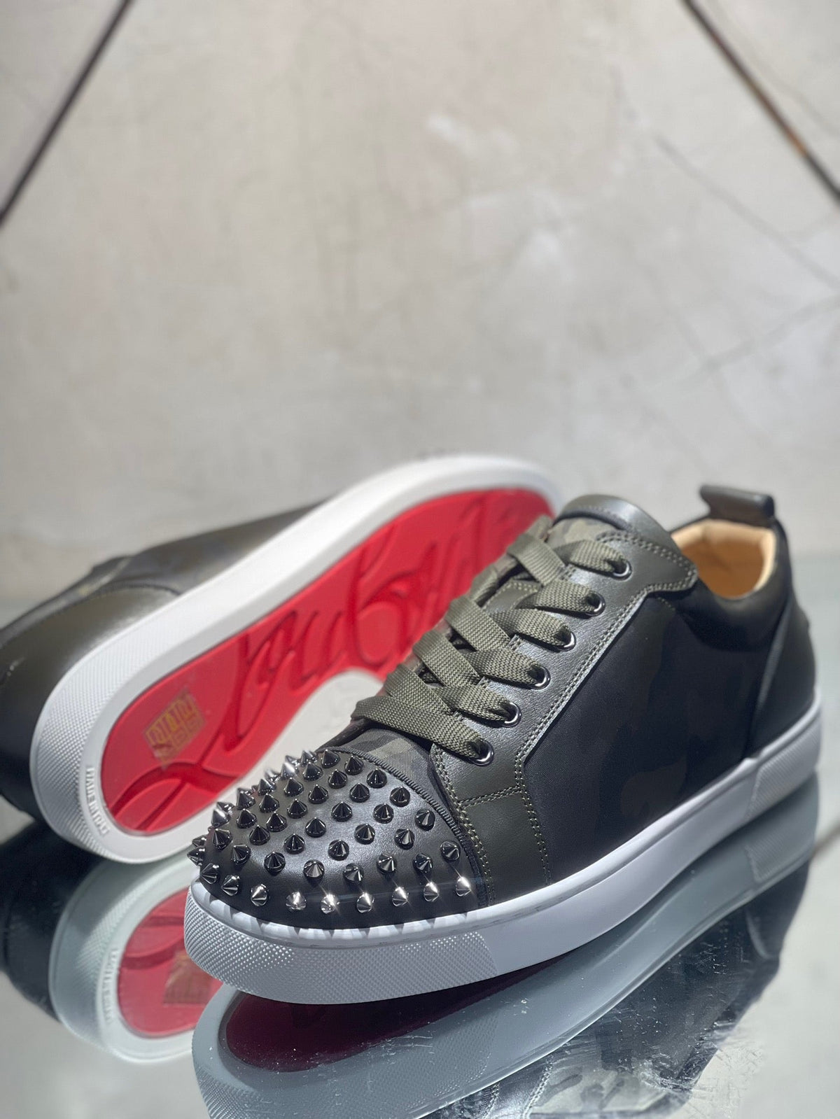Sneakers & Shoes