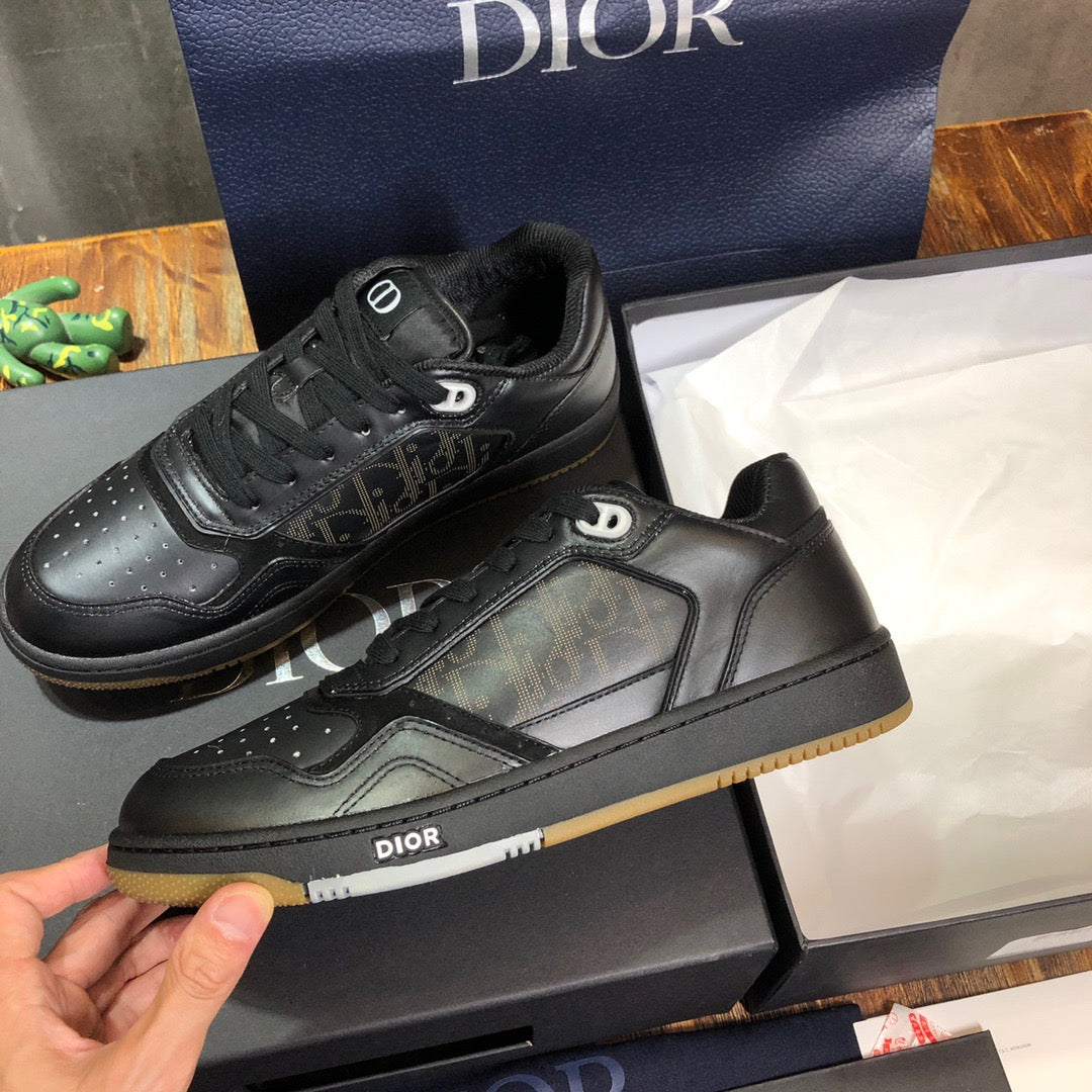 DIO Sneakers