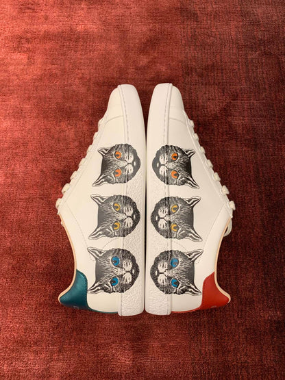 Sneakers & Shoes
