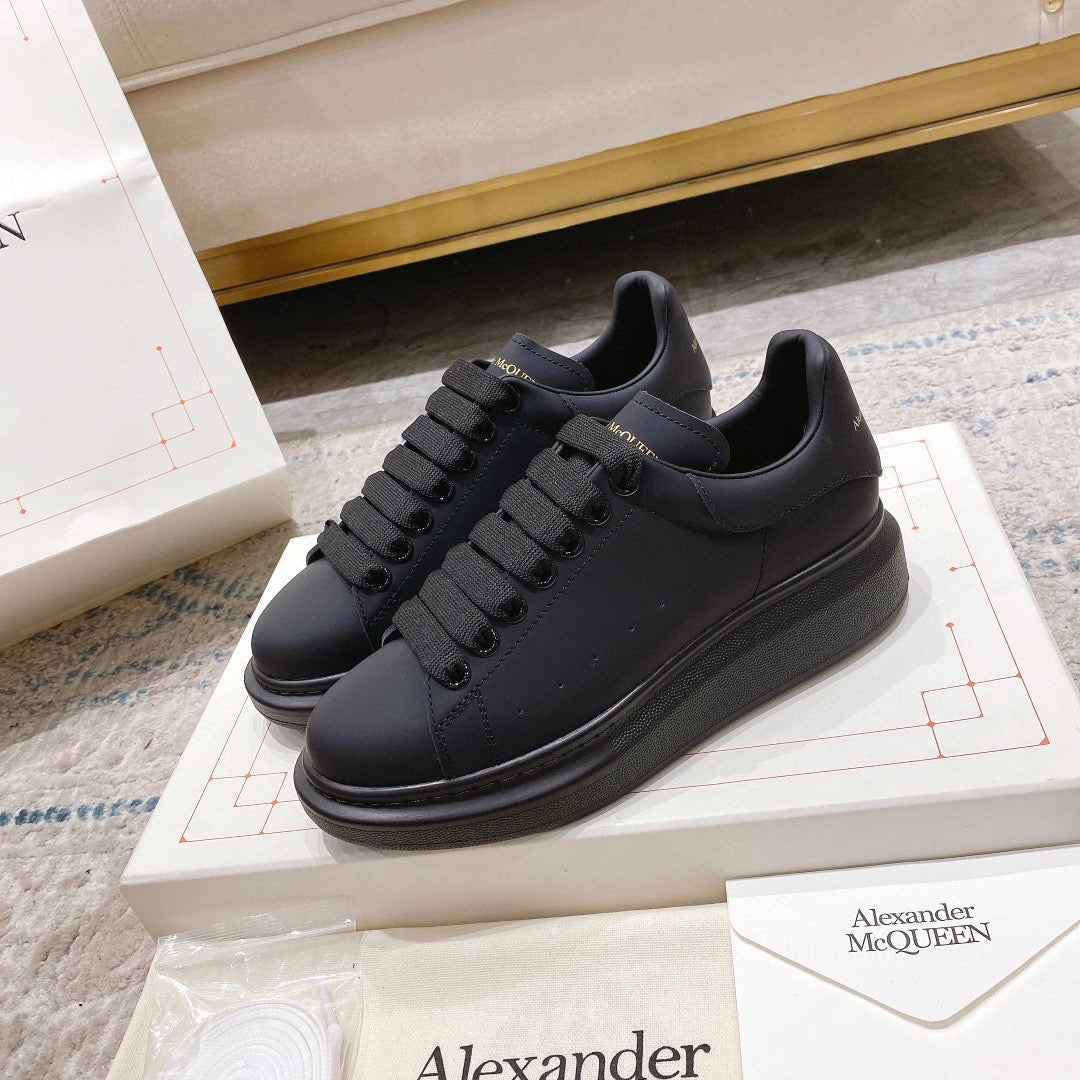 Sneakers & Shoes