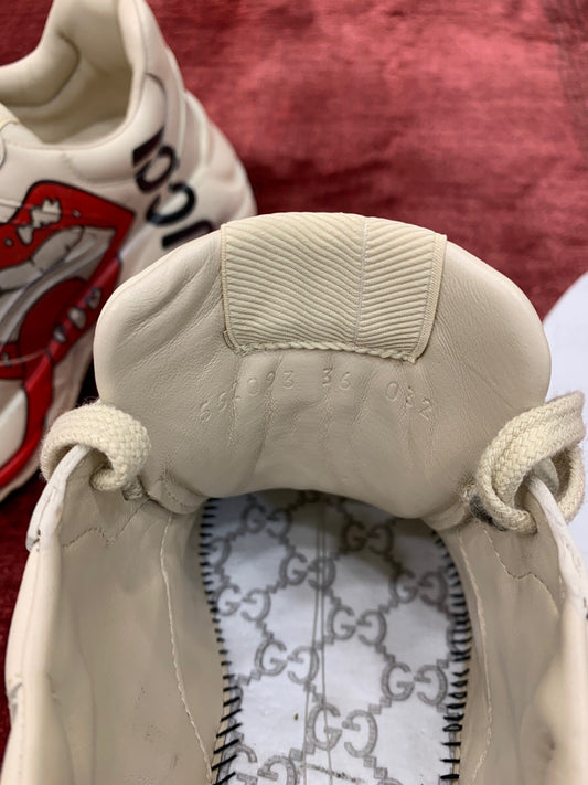 Sneakers & Shoes