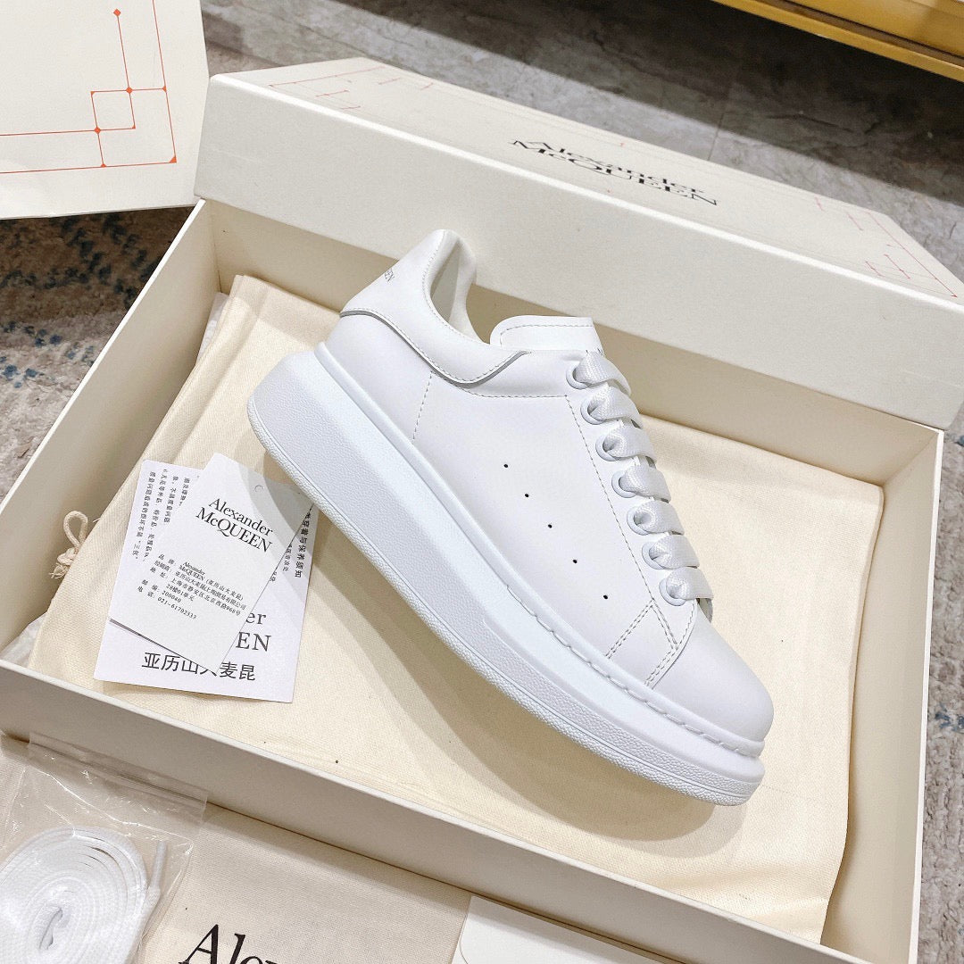 Sneakers & Shoes