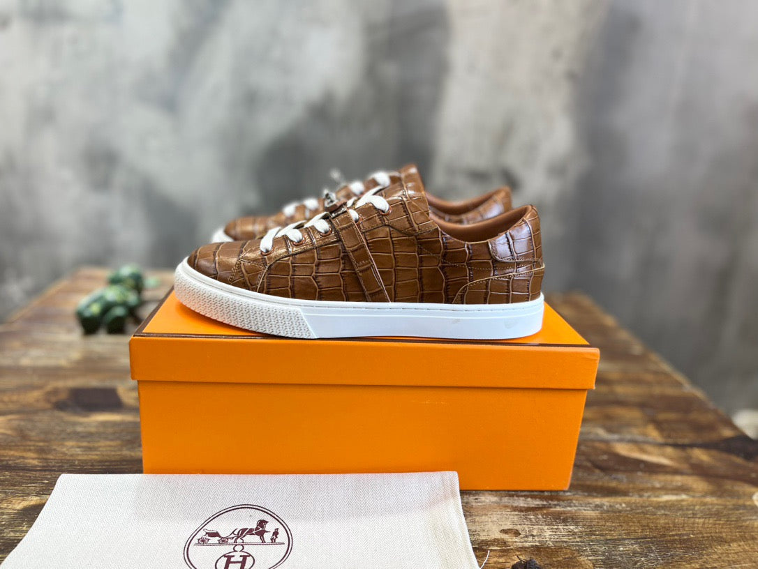 HERM Sneakers