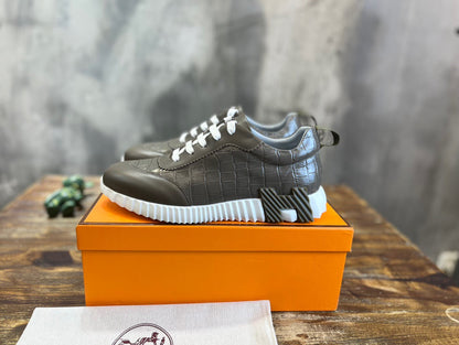 HERM Sneakers