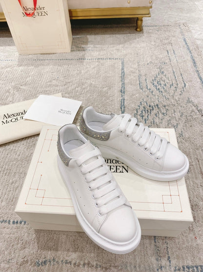 Sneakers & Shoes