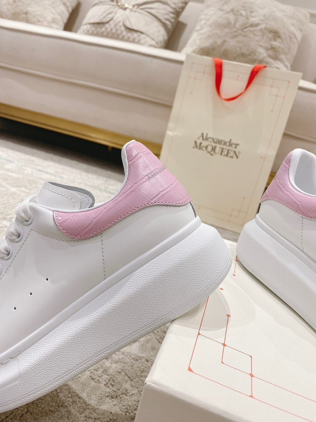 Sneakers & Shoes