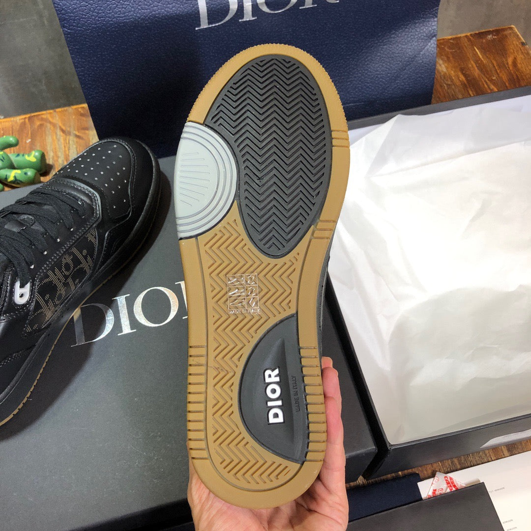 DIO Sneakers