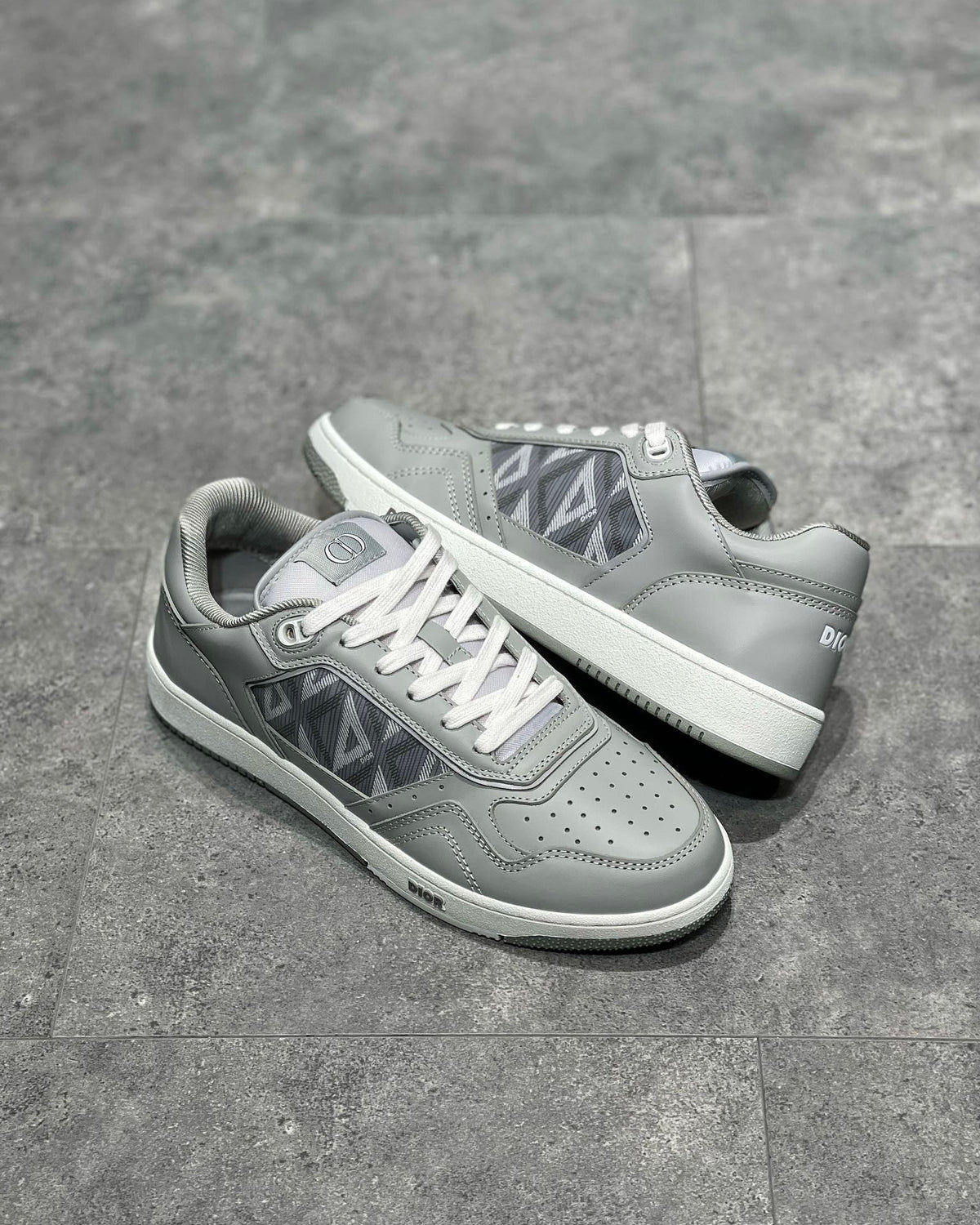DIO Sneakers