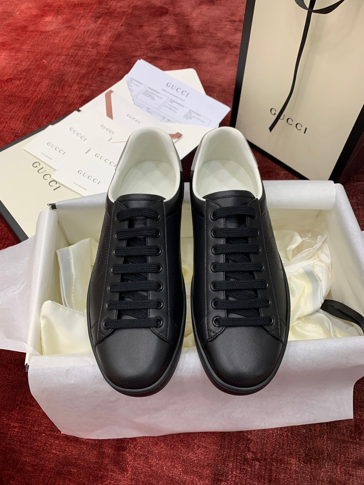 Sneakers & Shoes