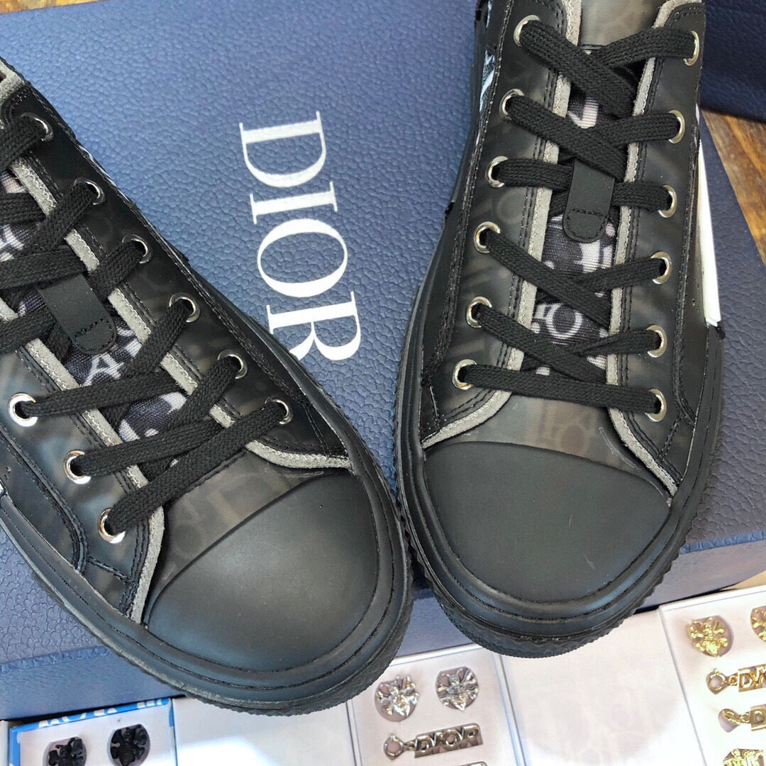 DIO Sneakers