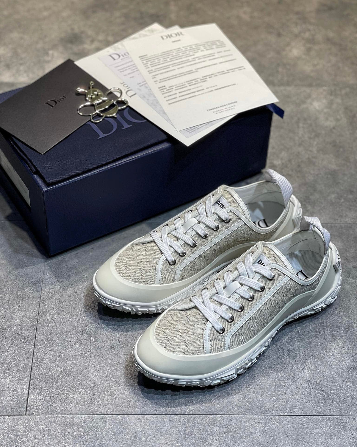 DIO Sneakers
