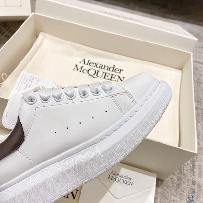 Sneakers & Shoes