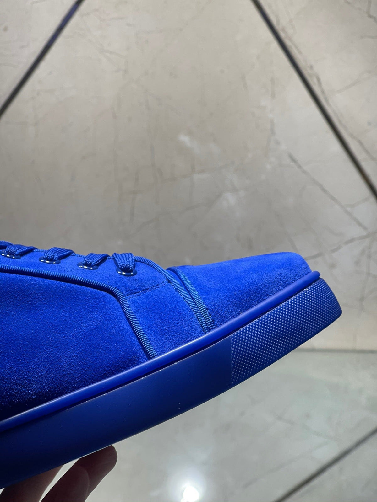 Sneakers & Shoes