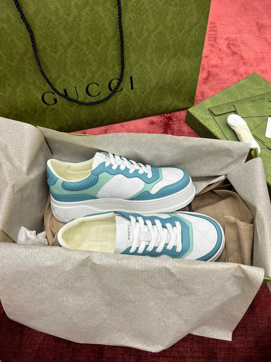 Sneakers & Shoes