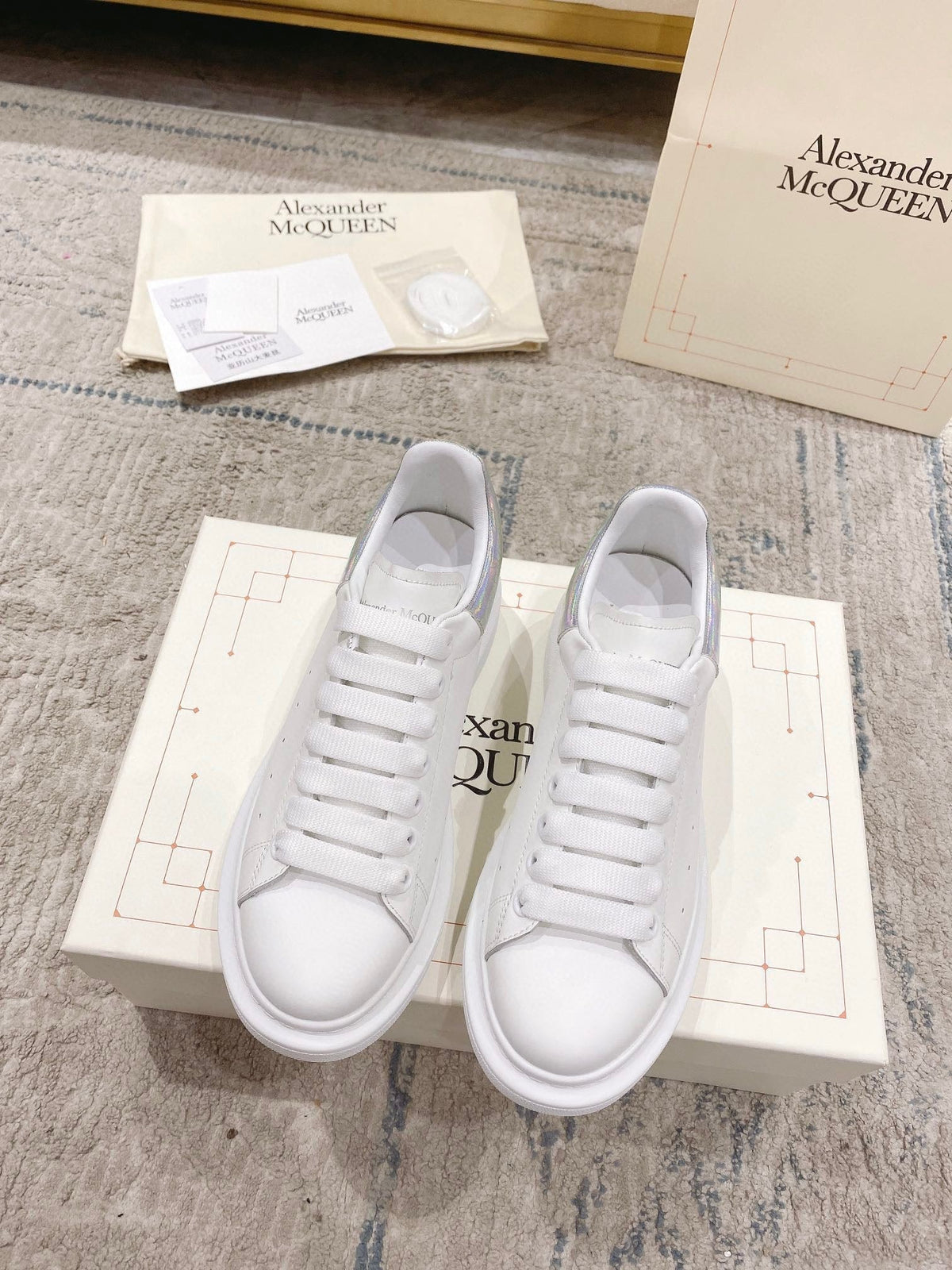 Sneakers & Shoes