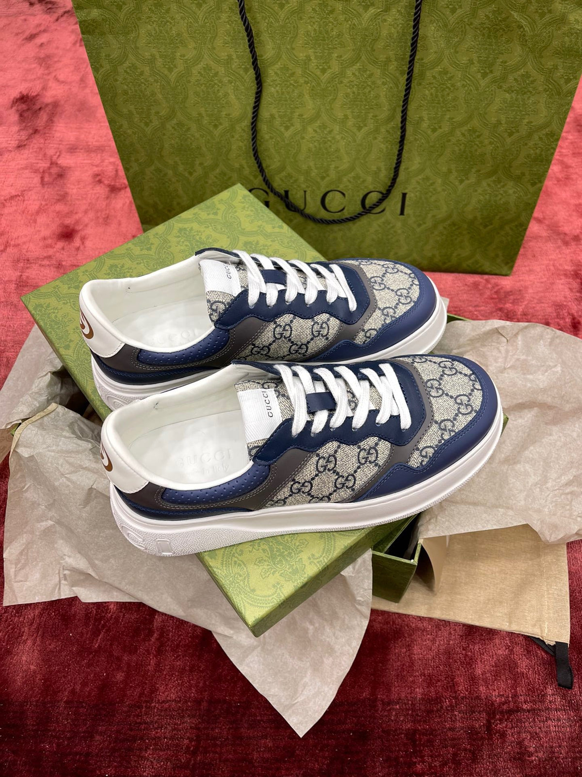 Sneakers & Shoes