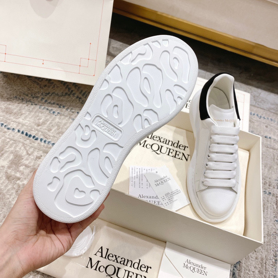 Sneakers & Shoes
